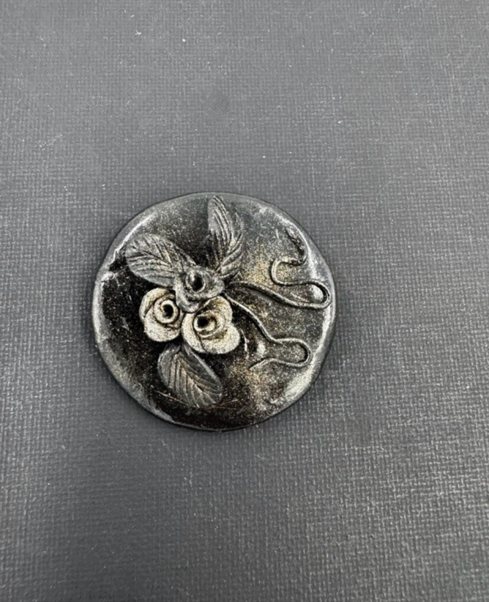 Vintage Broche Zwart met Bloemenmotief